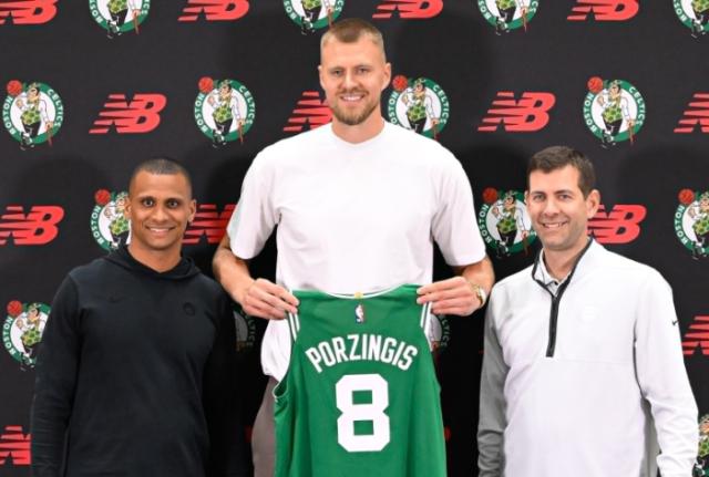 1688136750267076407.png 开云官方平台-波尔津吉斯亮相波士顿 史蒂文斯引援背后的逻辑