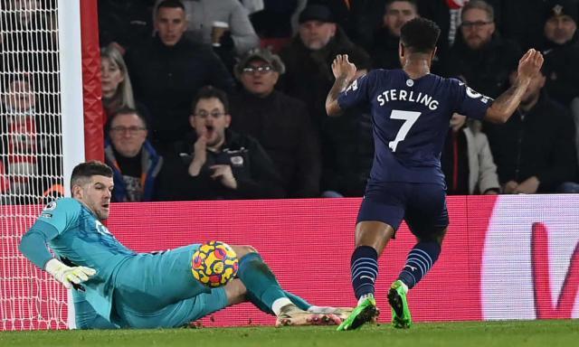 1642901086858005804.jpg 开云正版应用-2022继续快乐!12连胜止步,瓜帅真留着斯特林过年